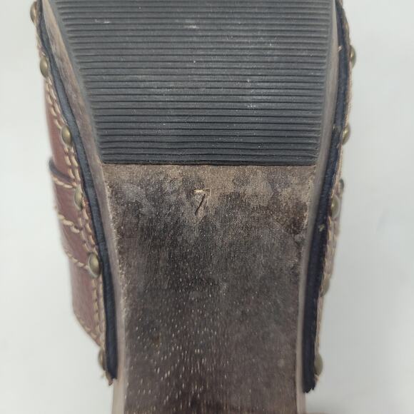 Banana Republic Clogs 7 Brown Leather Wooden Heel Studs Mules Boho Platform Y2K - Picture 11 of 12